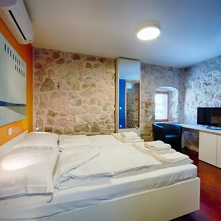 Apartment Maris Komiža